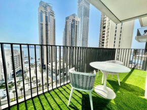 Elegant & Chic 2bedroom balcony Creek Waterfront